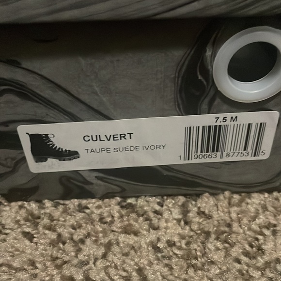 Jeffrey Campbell shearling boot - Picture 4 of 4